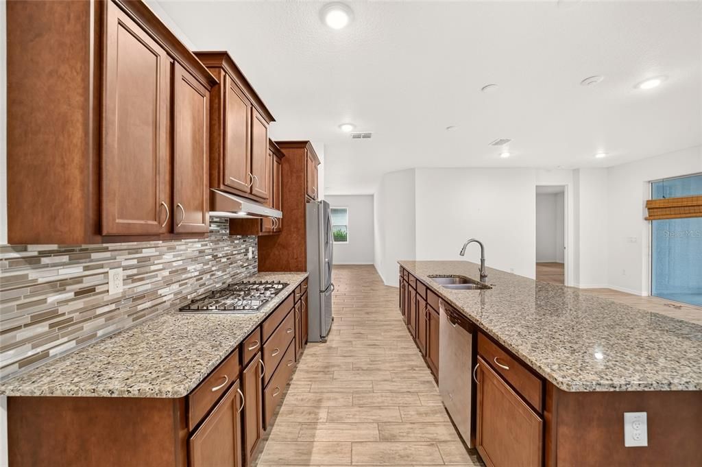 For Sale: $315,000 (2 beds, 2 baths, 1743 Square Feet)