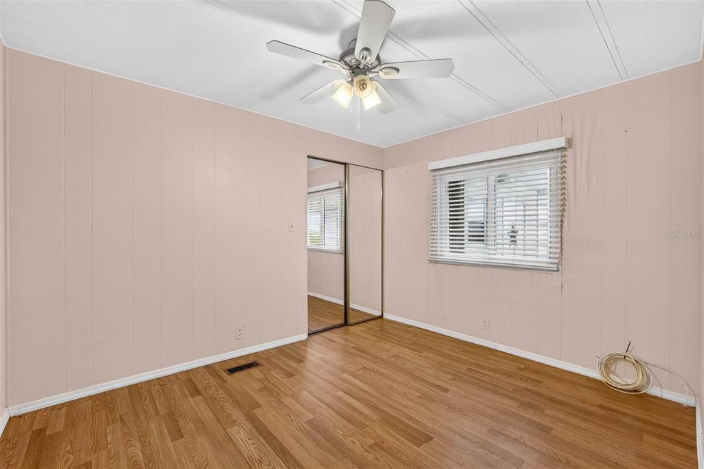 For Sale: $190,000 (2 beds, 2 baths, 1012 Square Feet)
