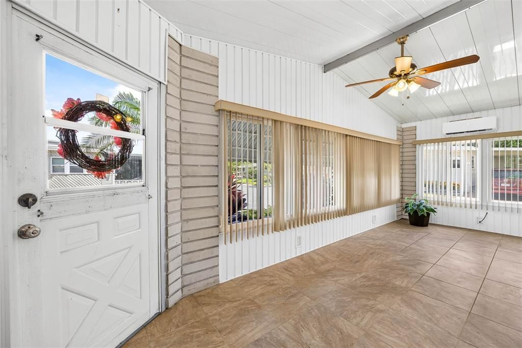 For Sale: $190,000 (2 beds, 2 baths, 1012 Square Feet)