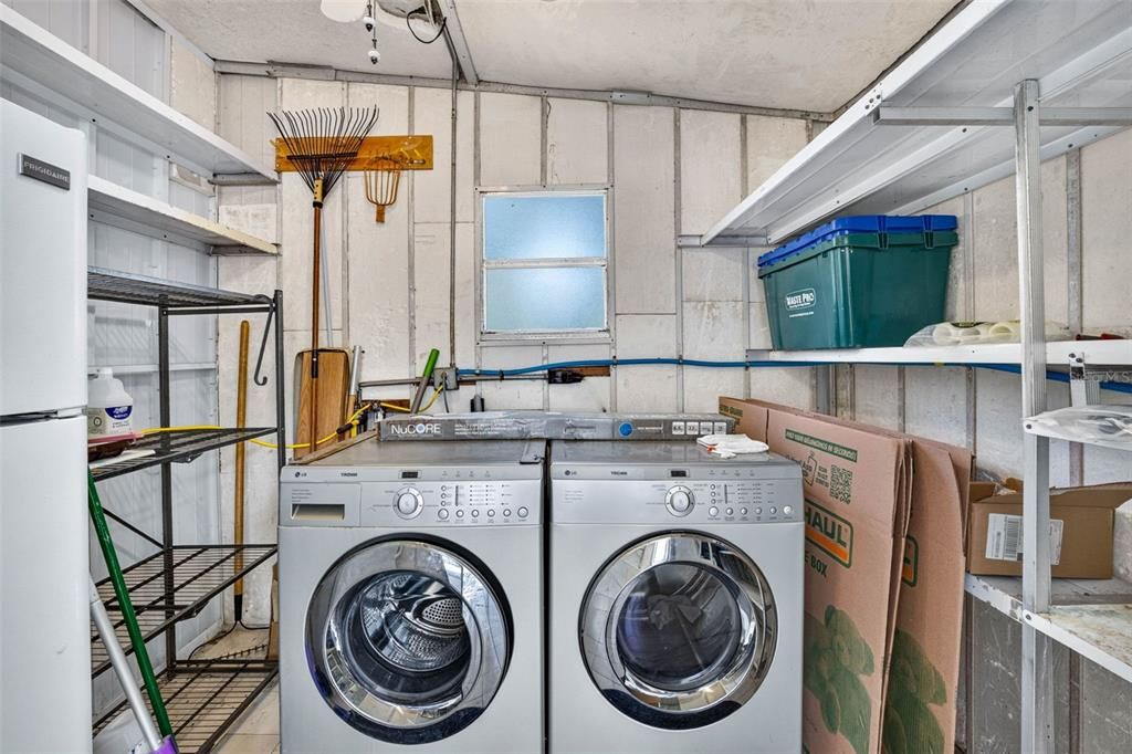 For Sale: $190,000 (2 beds, 2 baths, 1012 Square Feet)