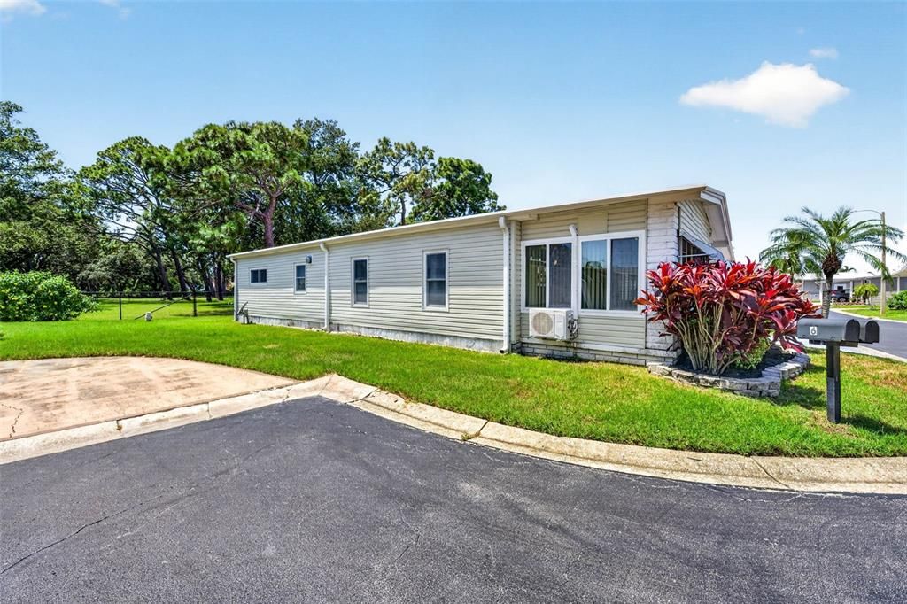 For Sale: $190,000 (2 beds, 2 baths, 1012 Square Feet)