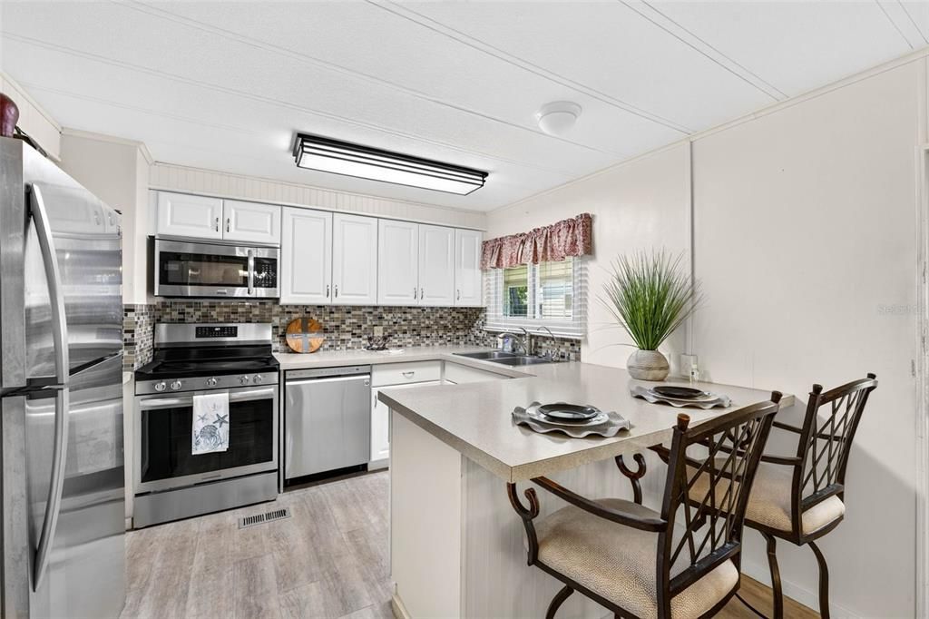 For Sale: $190,000 (2 beds, 2 baths, 1012 Square Feet)