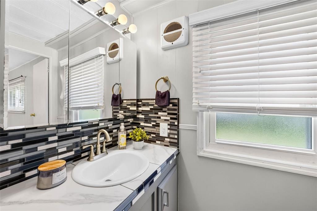 For Sale: $190,000 (2 beds, 2 baths, 1012 Square Feet)