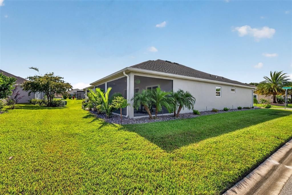 For Sale: $529,000 (3 beds, 3 baths, 1892 Square Feet)