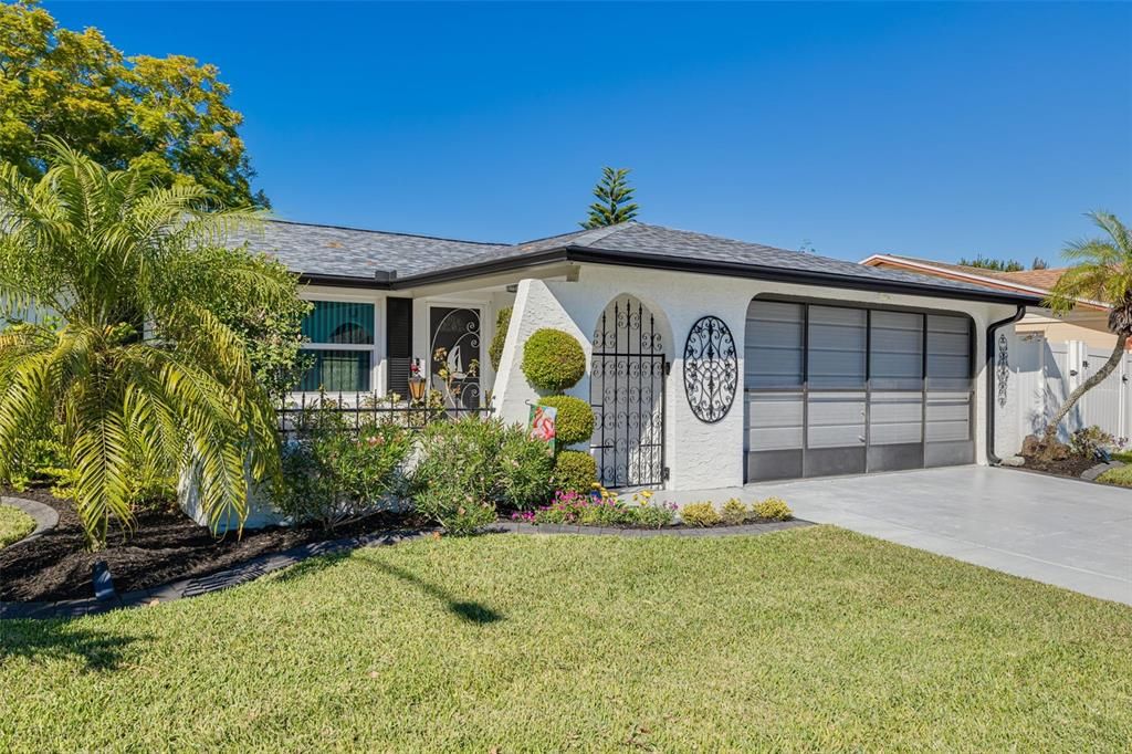 For Sale: $348,000 (2 beds, 2 baths, 1424 Square Feet)