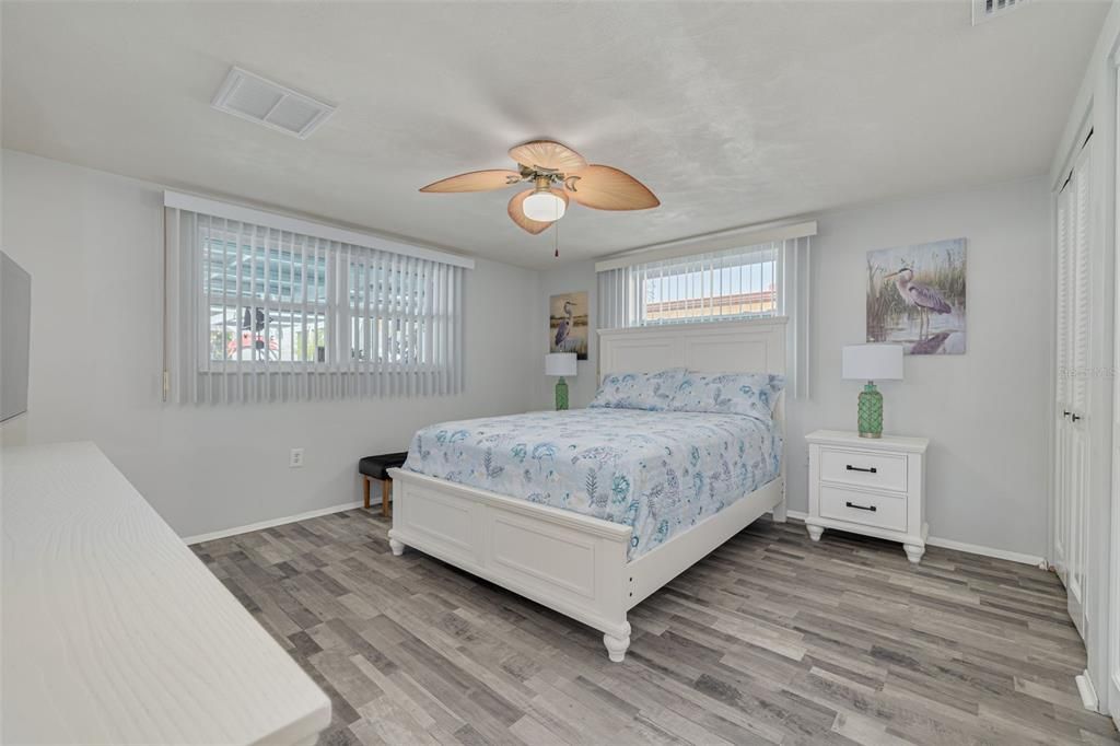 For Sale: $348,000 (2 beds, 2 baths, 1424 Square Feet)