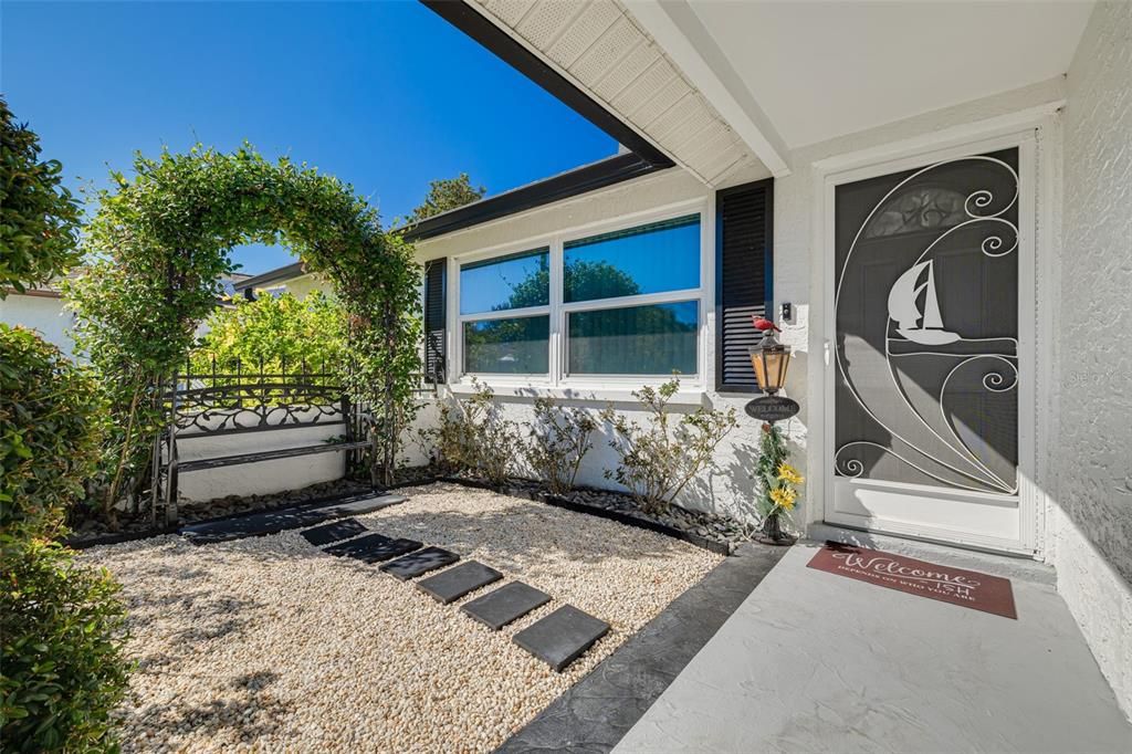 For Sale: $348,000 (2 beds, 2 baths, 1424 Square Feet)