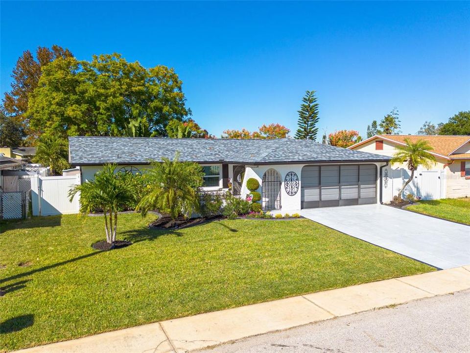For Sale: $348,000 (2 beds, 2 baths, 1424 Square Feet)