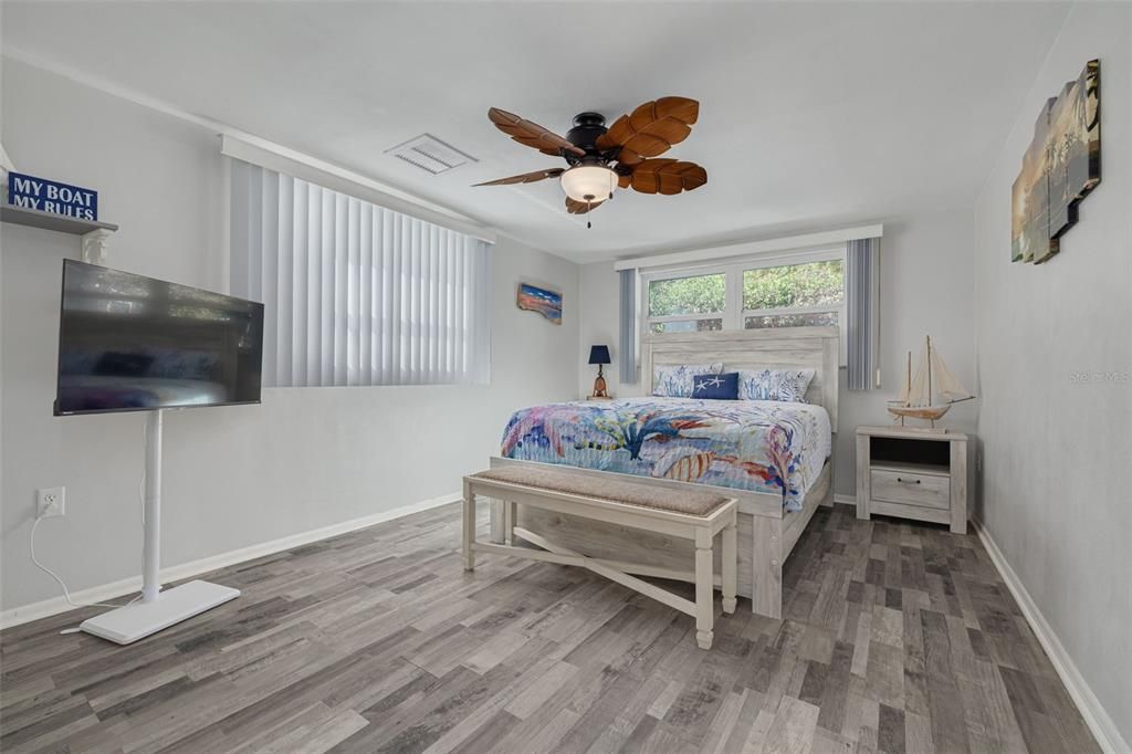 For Sale: $348,000 (2 beds, 2 baths, 1424 Square Feet)