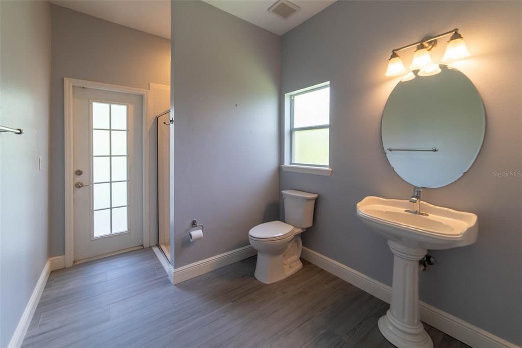 For Rent: $3,995 (4 beds, 3 baths, 2660 Square Feet)