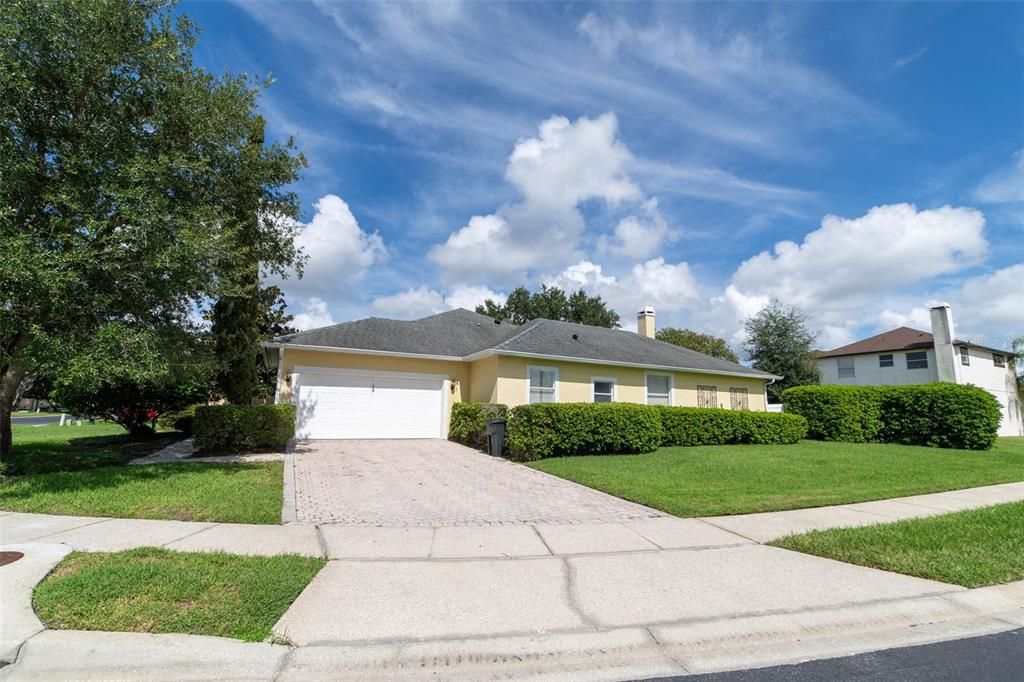 For Rent: $3,995 (4 beds, 3 baths, 2660 Square Feet)