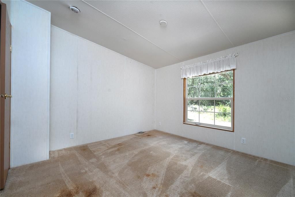For Sale: $250,000 (3 beds, 3 baths, 1440 Square Feet)