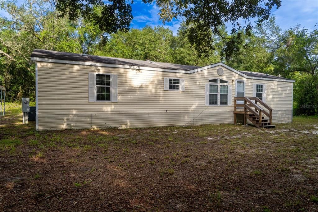 For Sale: $250,000 (3 beds, 3 baths, 1440 Square Feet)