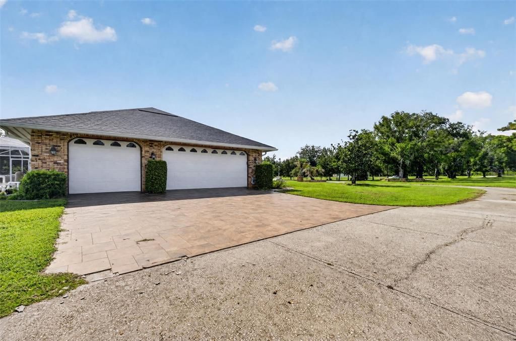 For Sale: $1,050,000 (5 beds, 3 baths, 3868 Square Feet)
