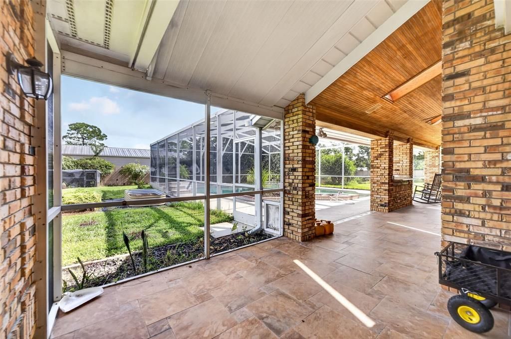 For Sale: $1,050,000 (5 beds, 3 baths, 3868 Square Feet)