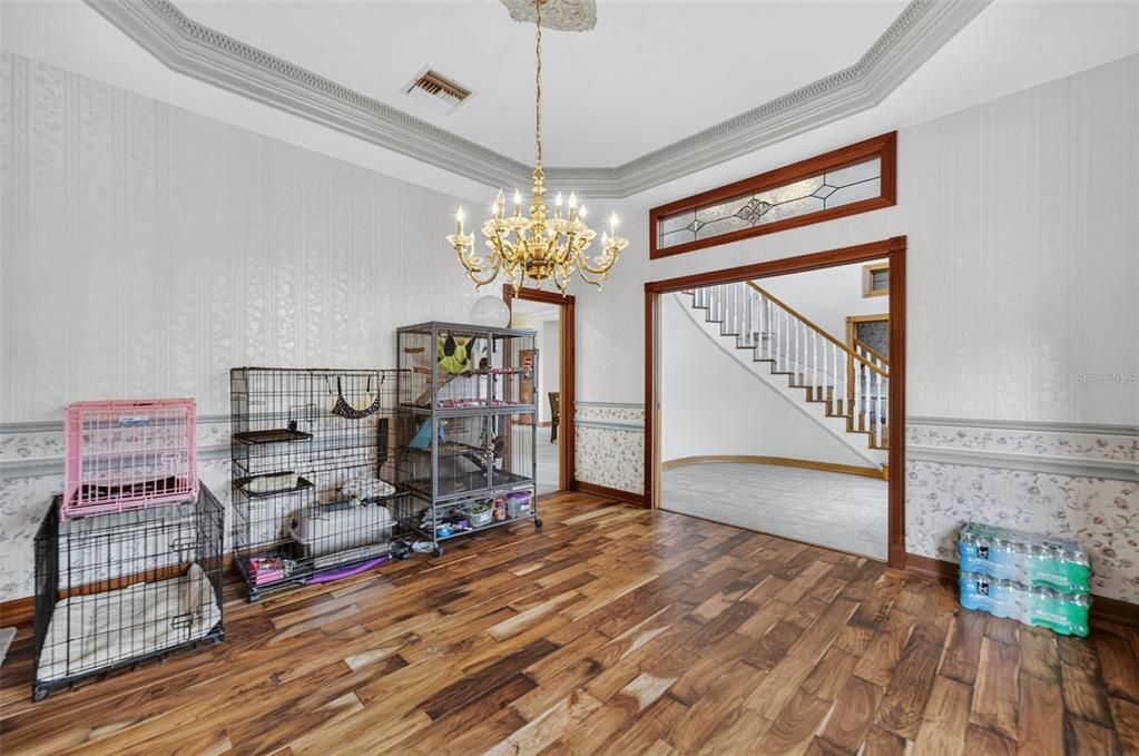 For Sale: $1,050,000 (5 beds, 3 baths, 3868 Square Feet)