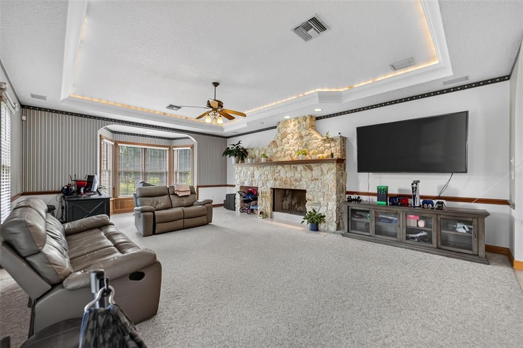 For Sale: $1,050,000 (5 beds, 3 baths, 3868 Square Feet)