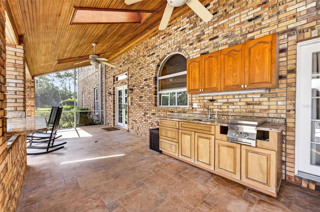 For Sale: $1,050,000 (5 beds, 3 baths, 3868 Square Feet)