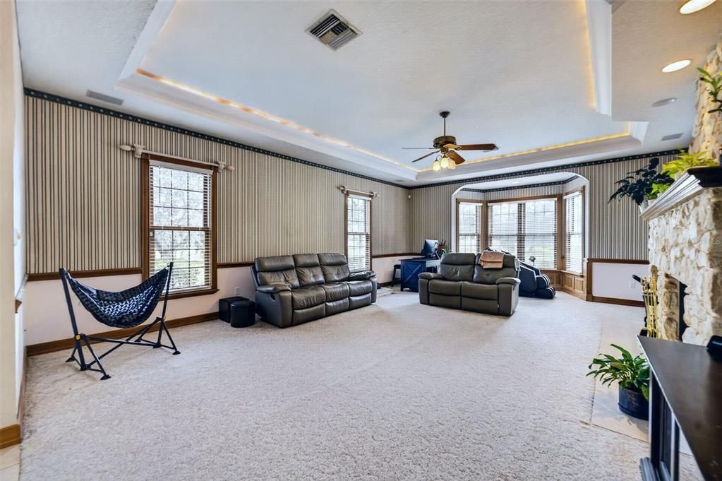 For Sale: $1,050,000 (5 beds, 3 baths, 3868 Square Feet)