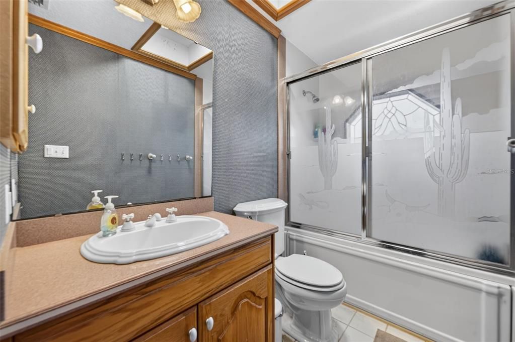 For Sale: $1,050,000 (5 beds, 3 baths, 3868 Square Feet)