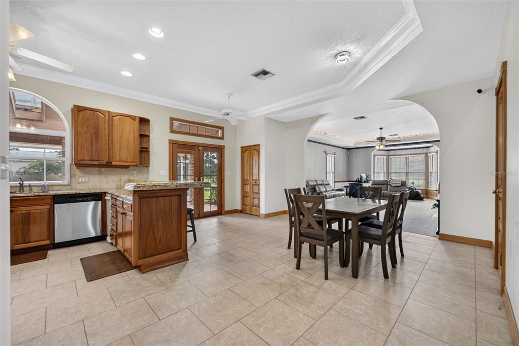 For Sale: $1,050,000 (5 beds, 3 baths, 3868 Square Feet)