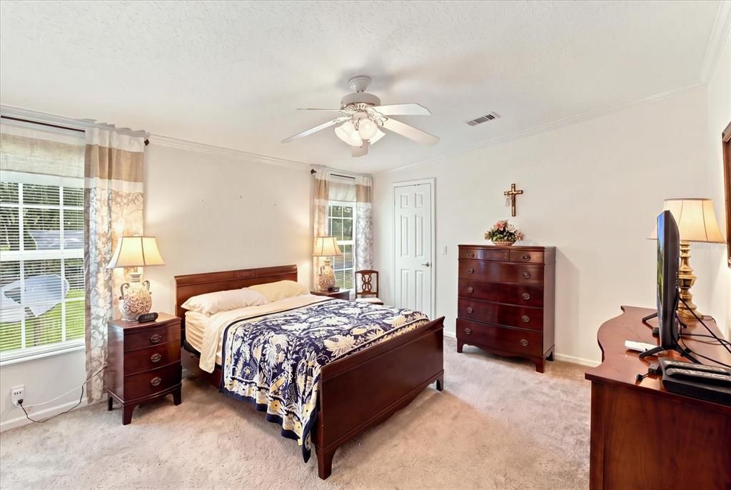 For Sale: $499,000 (3 beds, 2 baths, 1288 Square Feet)