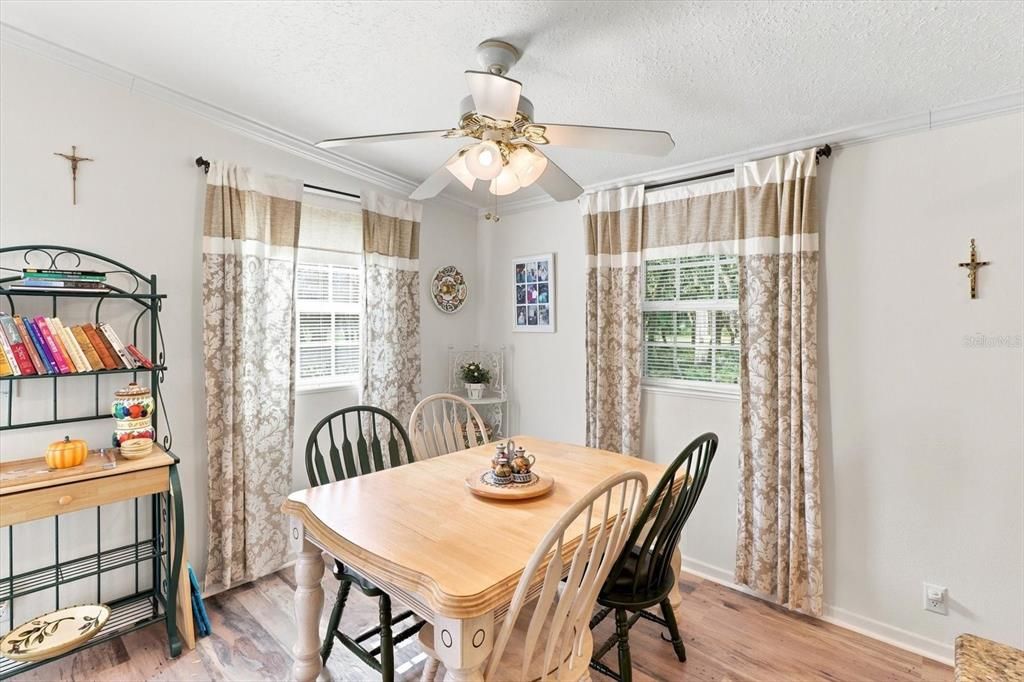 For Sale: $499,000 (3 beds, 2 baths, 1288 Square Feet)