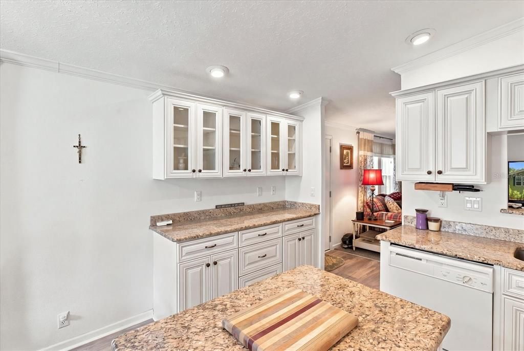 For Sale: $499,000 (3 beds, 2 baths, 1288 Square Feet)