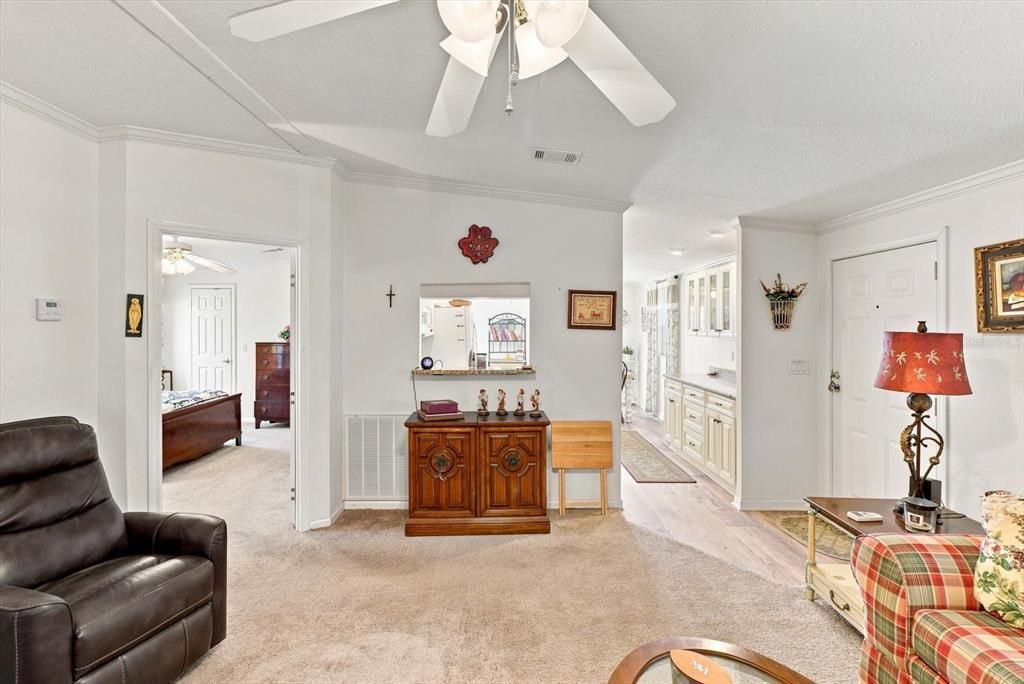 For Sale: $499,000 (3 beds, 2 baths, 1288 Square Feet)