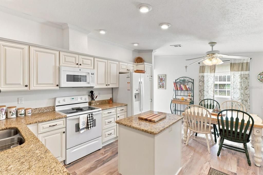 For Sale: $499,000 (3 beds, 2 baths, 1288 Square Feet)