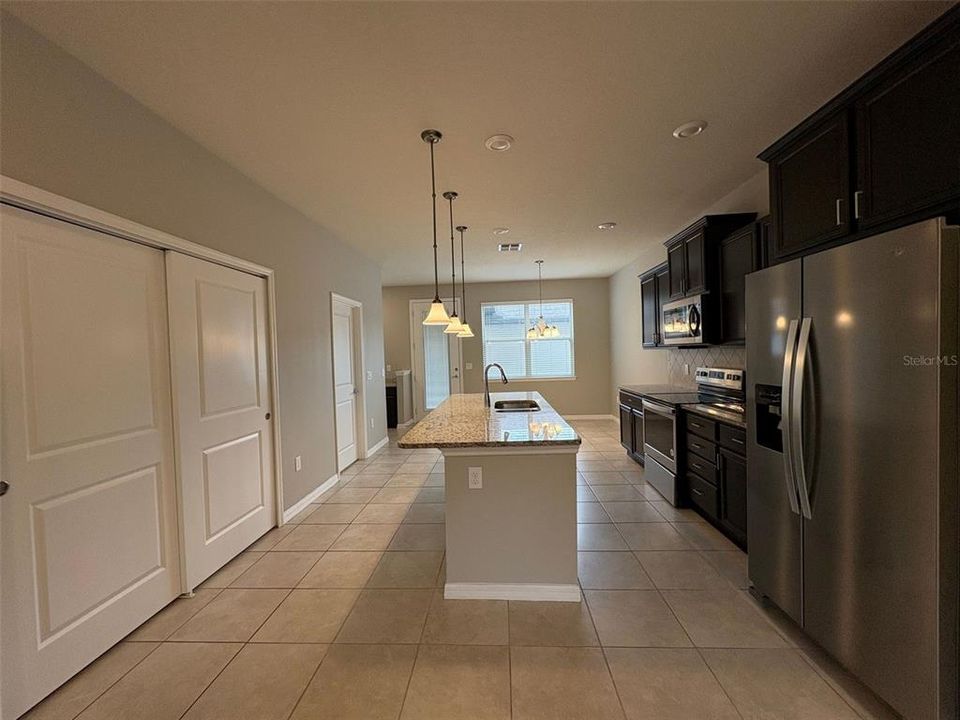 For Rent: $1,995 (2 beds, 2 baths, 1464 Square Feet)
