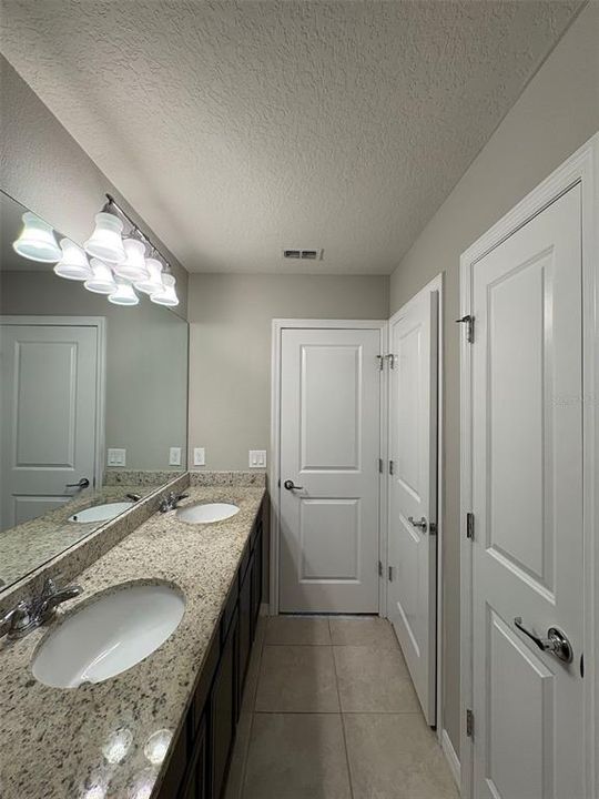 For Rent: $1,995 (2 beds, 2 baths, 1464 Square Feet)