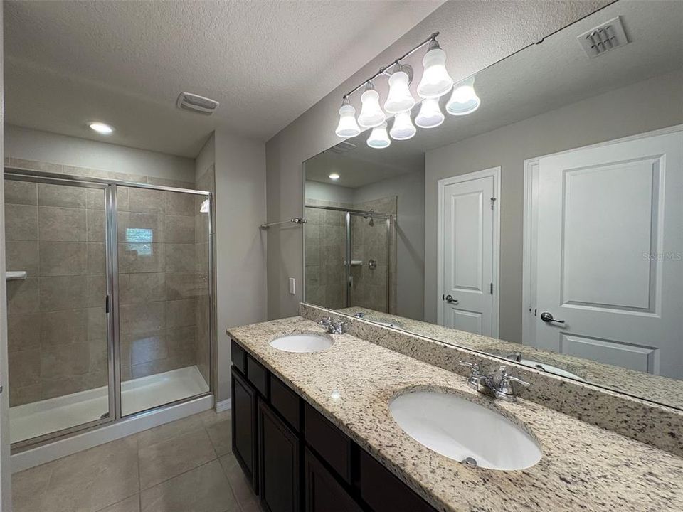 For Rent: $1,995 (2 beds, 2 baths, 1464 Square Feet)