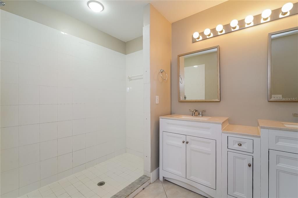 Active With Contract: $290,000 (3 beds, 2 baths, 1711 Square Feet)