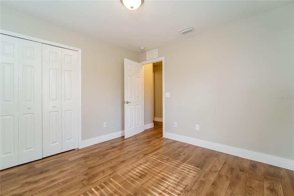 Active With Contract: $290,000 (3 beds, 2 baths, 1711 Square Feet)