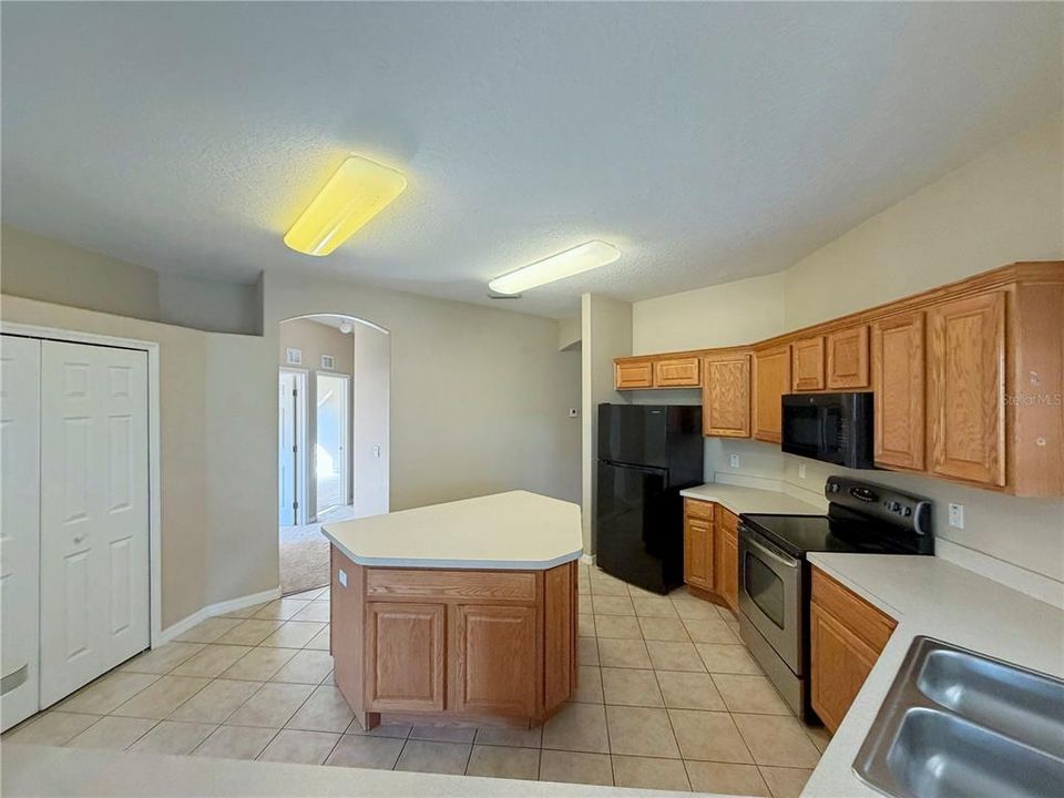 В аренду: $1,995 (3 спален, 2 ванн, 2362 Квадратных фут)