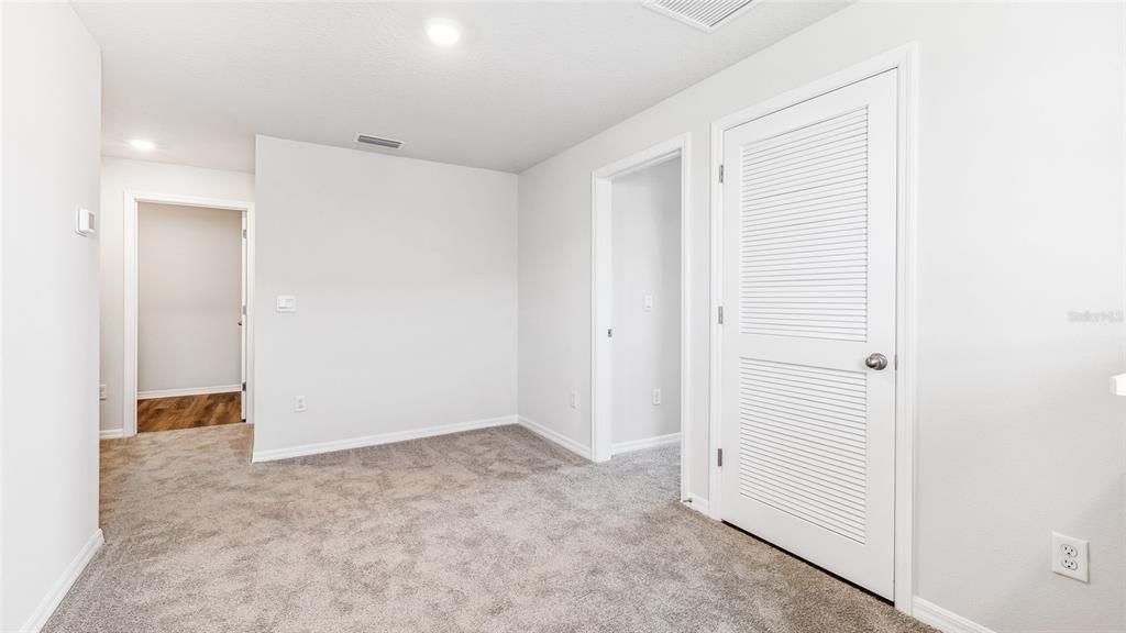 For Sale: $389,000 (5 beds, 3 baths, 2447 Square Feet)