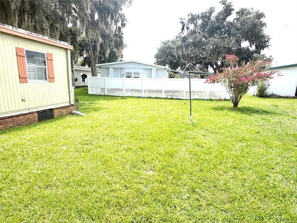 For Sale: $119,000 (2 beds, 1 baths, 784 Square Feet)