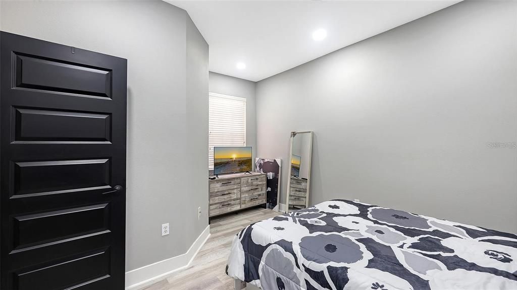 For Rent: $2,850 (3 beds, 2 baths, 1776 Square Feet)