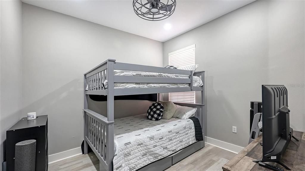 For Rent: $2,850 (3 beds, 2 baths, 1776 Square Feet)