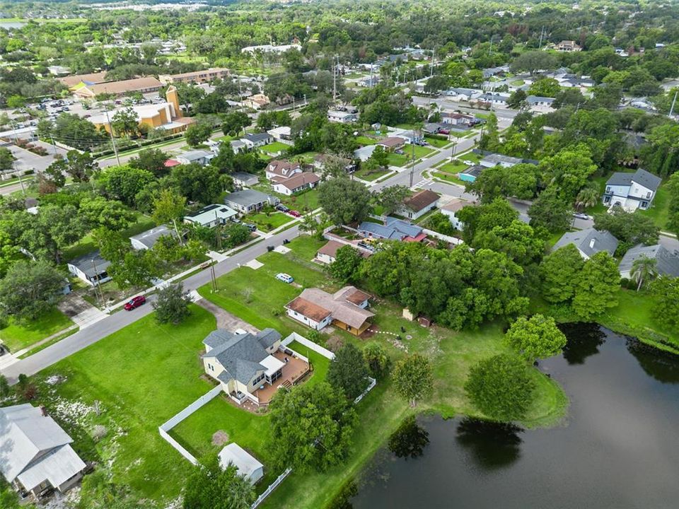 For Sale: $325,000 (2 beds, 1 baths, 1113 Square Feet)