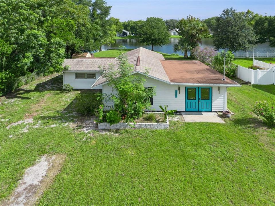 For Sale: $325,000 (2 beds, 1 baths, 1113 Square Feet)