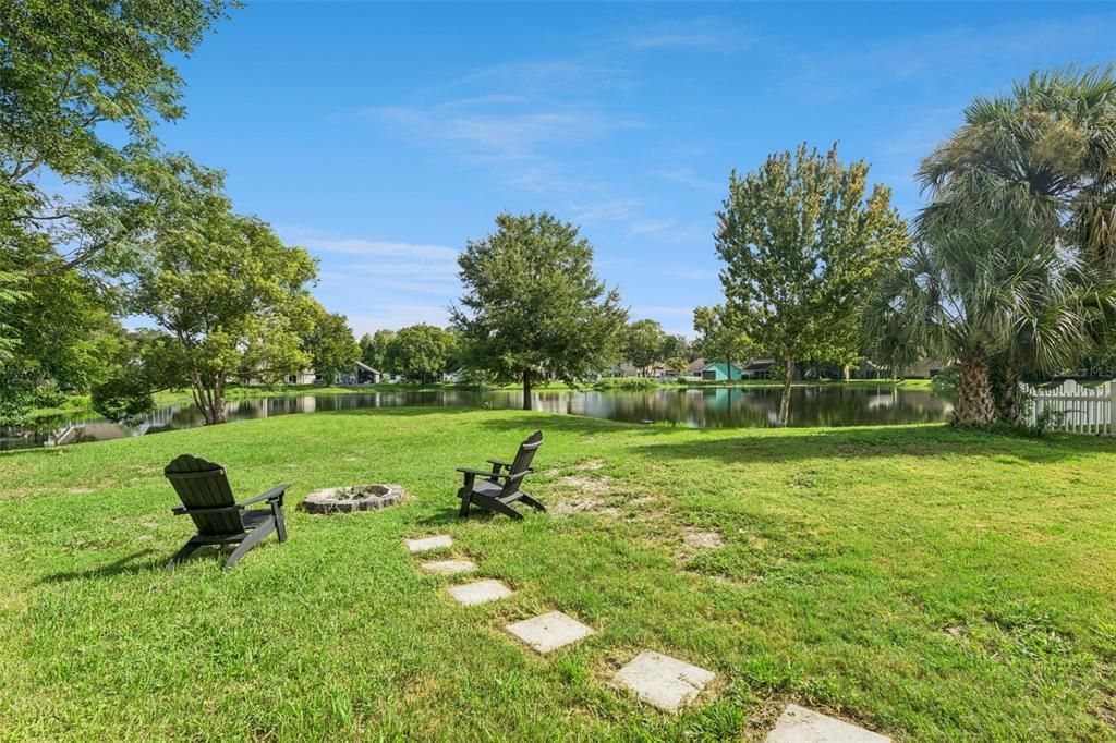 For Sale: $325,000 (2 beds, 1 baths, 1113 Square Feet)
