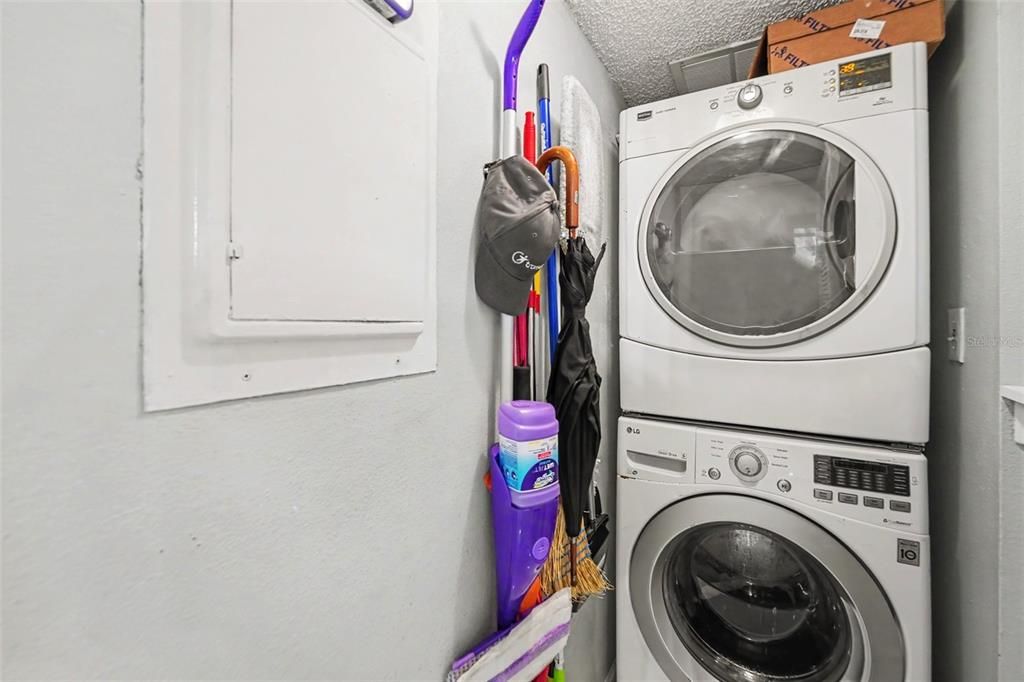 En Venta: $282,000 (2 camas, 2 baños, 1060 Pies cuadrados)