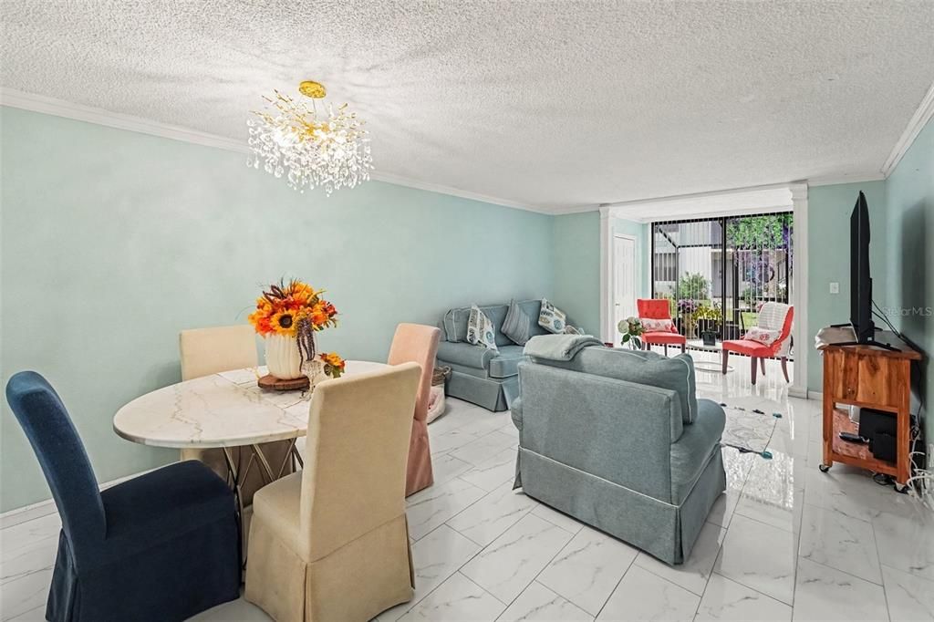 En Venta: $282,000 (2 camas, 2 baños, 1060 Pies cuadrados)