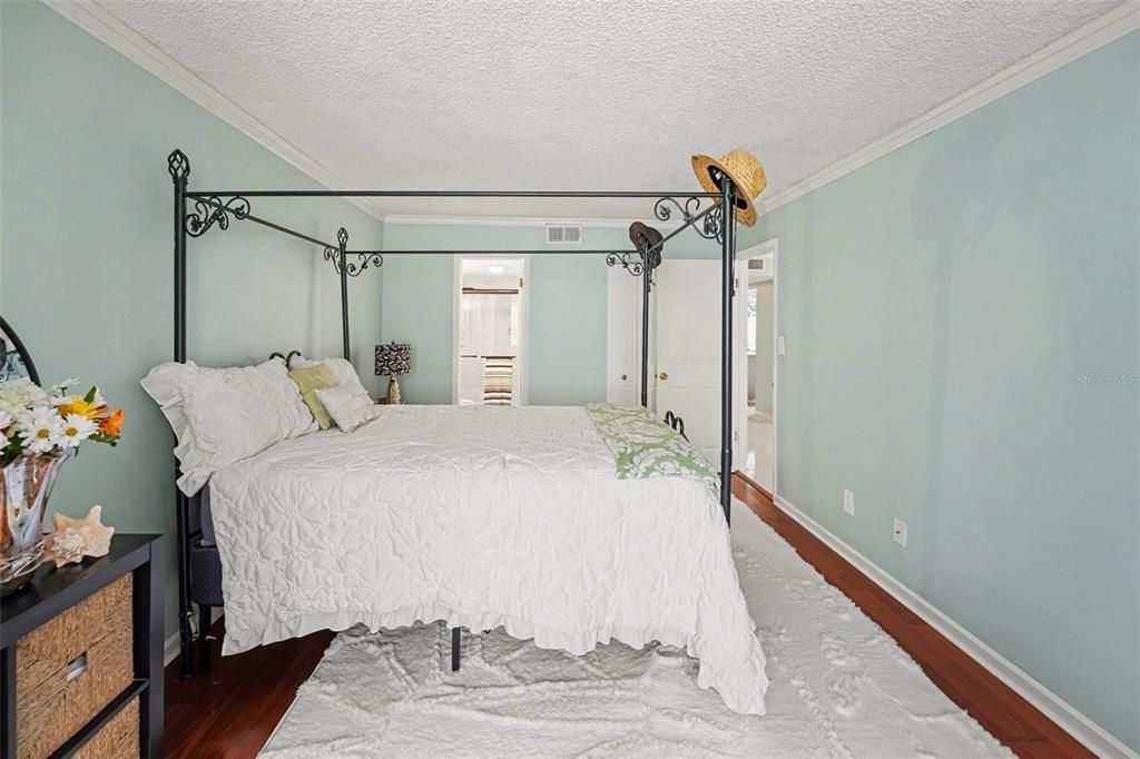 En Venta: $282,000 (2 camas, 2 baños, 1060 Pies cuadrados)