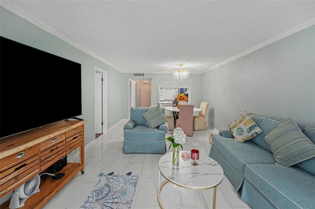 En Venta: $282,000 (2 camas, 2 baños, 1060 Pies cuadrados)
