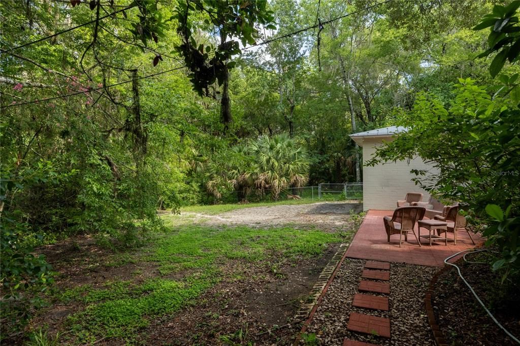 For Sale: $475,000 (2 beds, 1 baths, 1261 Square Feet)