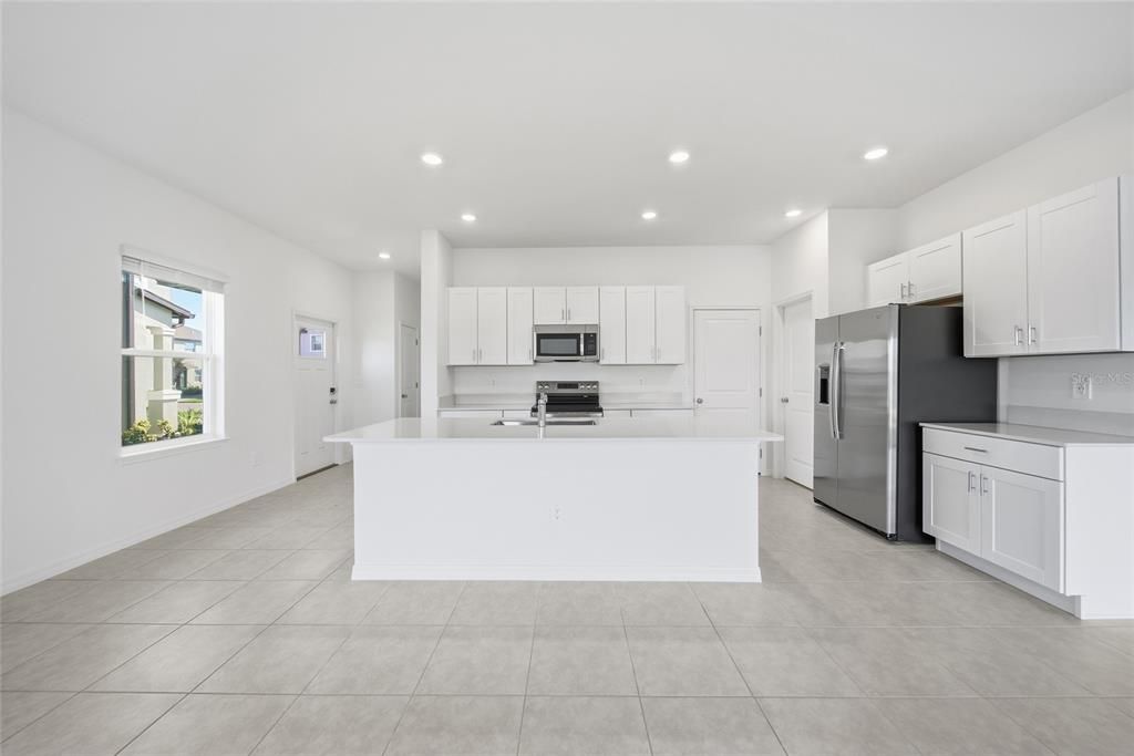 For Rent: $2,300 (3 beds, 2 baths, 1851 Square Feet)