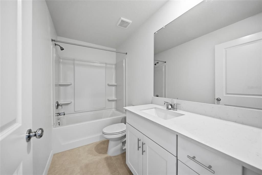 For Rent: $2,300 (3 beds, 2 baths, 1851 Square Feet)